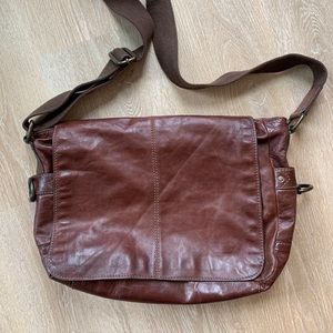 FOSSIL Leather Messenger Bag